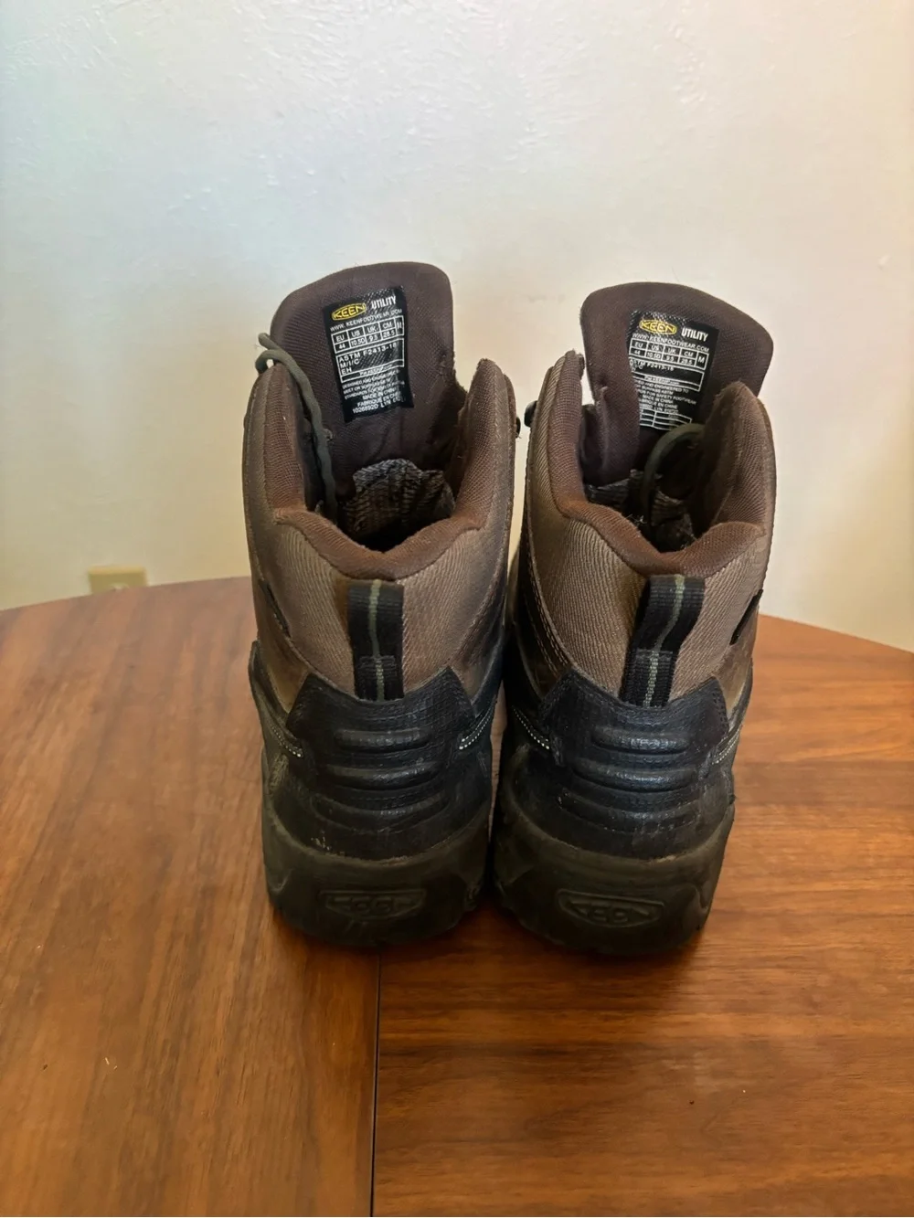 KEEN Utility work boots, Men’s US 10.5D (EU 44), ASTM F2413-18 safety-rated (EH)